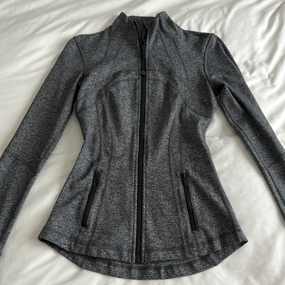 Lululemon Define Jacket - Size 4 - Heathered Grey